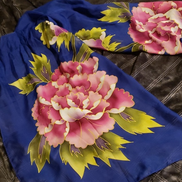 NWOT Bundle of Lightweight Scarves - Picture 5 of 5